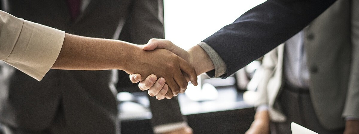 Como Encontrar Afiliados? [10+ Estratégias de Sucesso para 2025]
